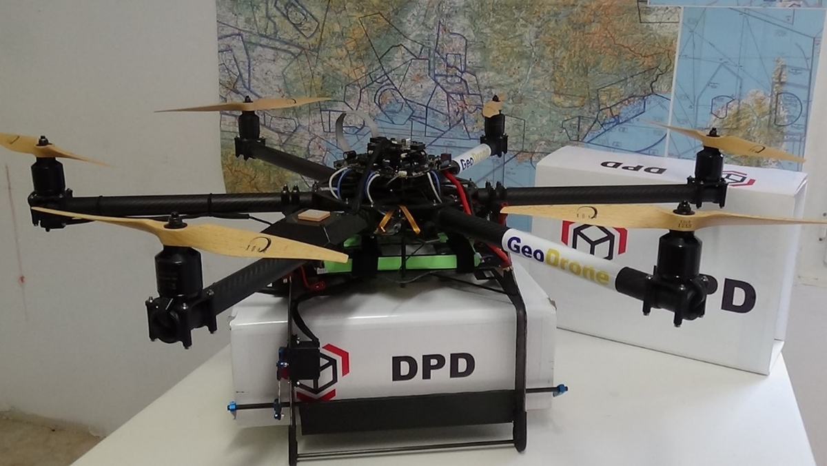 Drón technológiát tesztelt a GeoPost nemzetközi csomagszállító