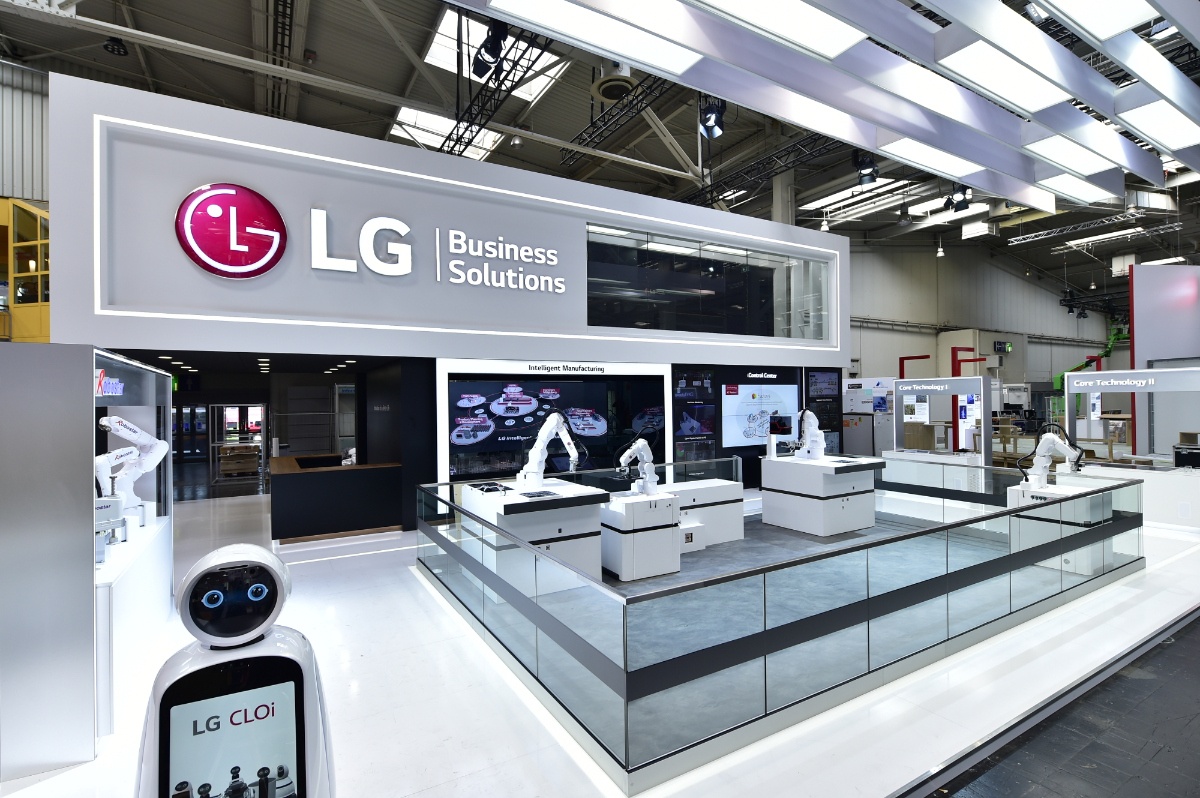 Intelligens ipari robotkarokat mutatott be az LG