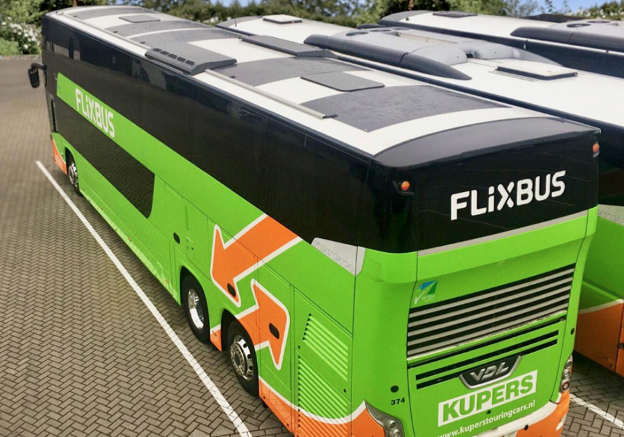 Szolár szőnyeg segíti a busz energiaellátását