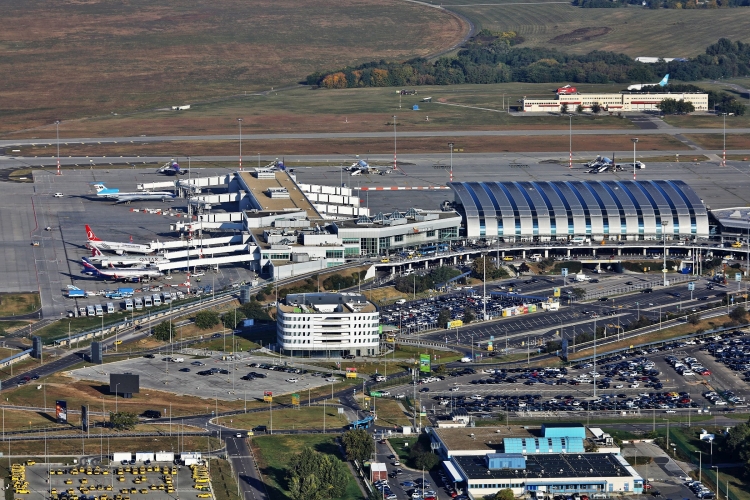 Drasztikusan csökkent a Budapest Airport utasforgalma
