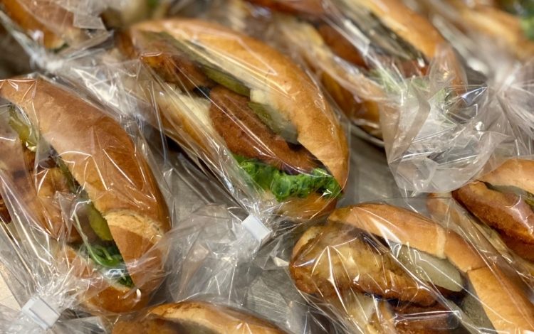 szendvics kifli rántott hús műanyag csomagolás