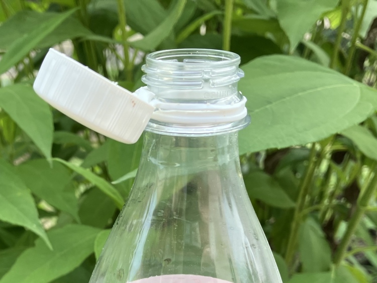 rögzített műanyag kupak pet-palack
