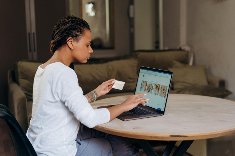 online vásárlás laptop bankkártya