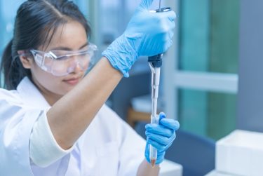 lebomló műanyag fejlesztés laboratórium