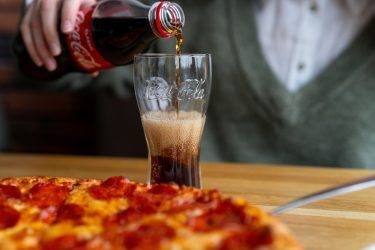 coca-cola üdítőital palack pohár pizza