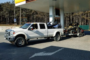 üzemanyag töltőállomás benzinkút terepjáró quad