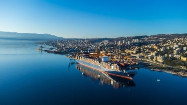 rijeka kikötő konténerszállító hajó