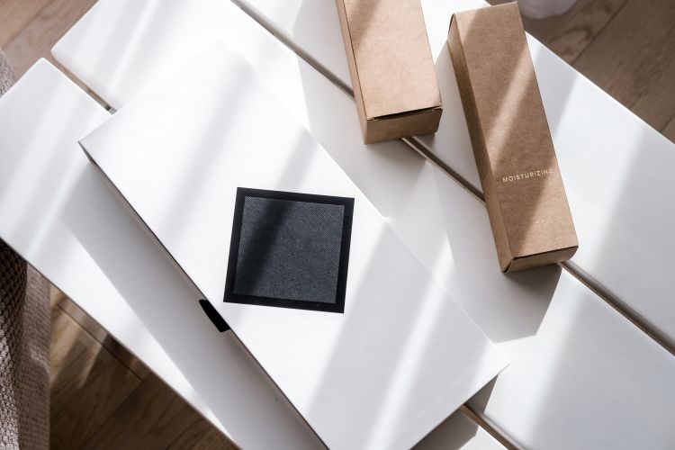 minimalista csomagolás doboz parfűmcsomagolás