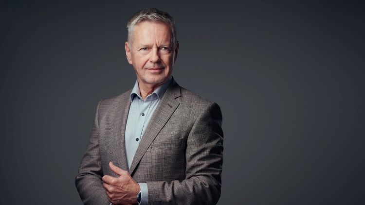 Viharos időkben is irányban: Károlyi László és az ESG-váltás