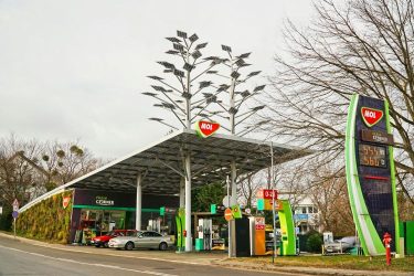 üzemanyag töltőállomás benzinkút