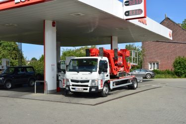 üzemanyag töltőállomás benzinkút volkswagen transporter