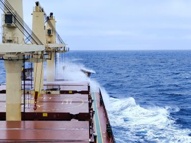 tengeri áruszállító hajó