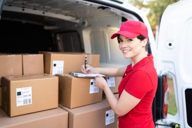 futár kartondoboz csomag