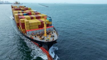 konténerszállító hajó