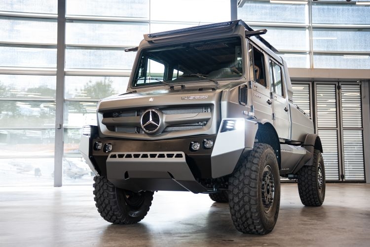 Mercedes-Benz Unimog prémium kivitel