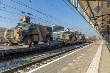 katonai vasúti szerelvény katonai szállítójármű