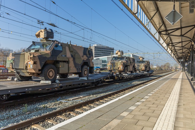 katonai vasúti szerelvény katonai szállítójármű