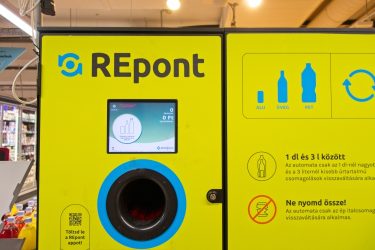 REpont visszaváltó automata italcsomagolások számára egy áruházban.