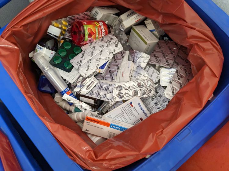 A lejárt szavatosságú gyógyszernek nem a kukában a helye