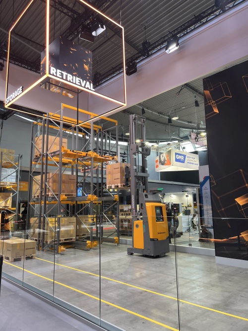 Jungheinrich targonca raktári anyagmozgatáshoz