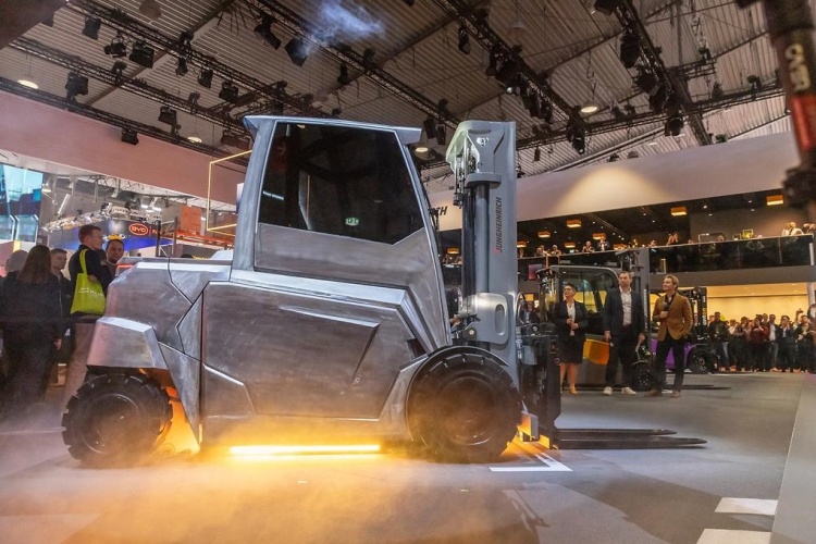 Jungheinrich targonca raktári anyagmozgatáshoz