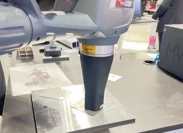 lézeres jelölő az AMSY Jelöléstechnika standján az Ipar Napjai kiállításon