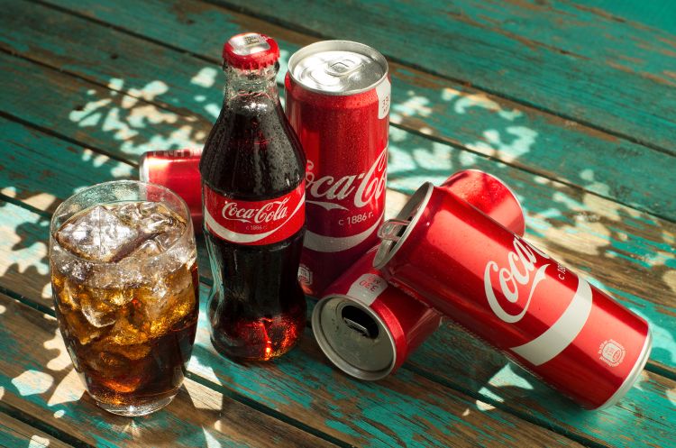 coca-cola megújulás design márka csomagolás